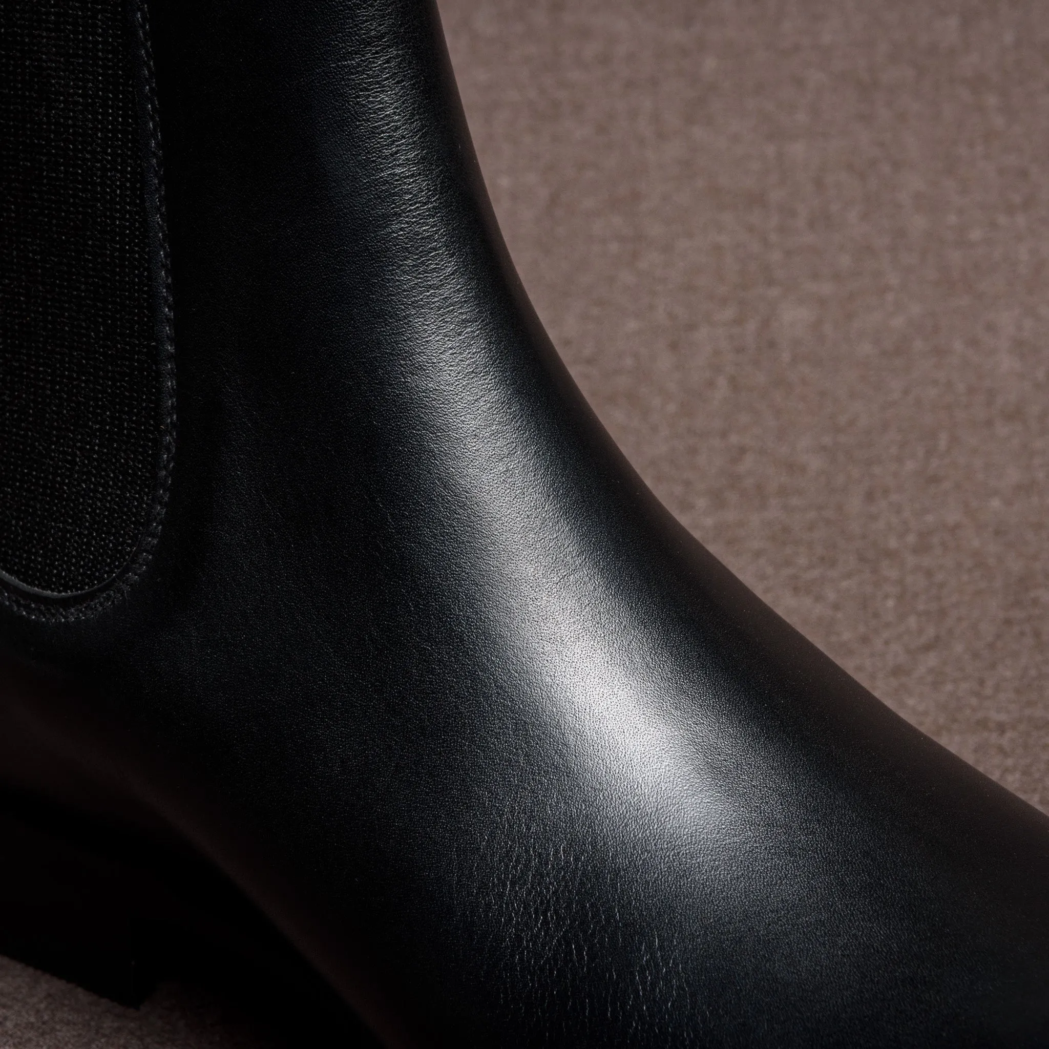 Blaine Wholecut Chelsea Black Calf