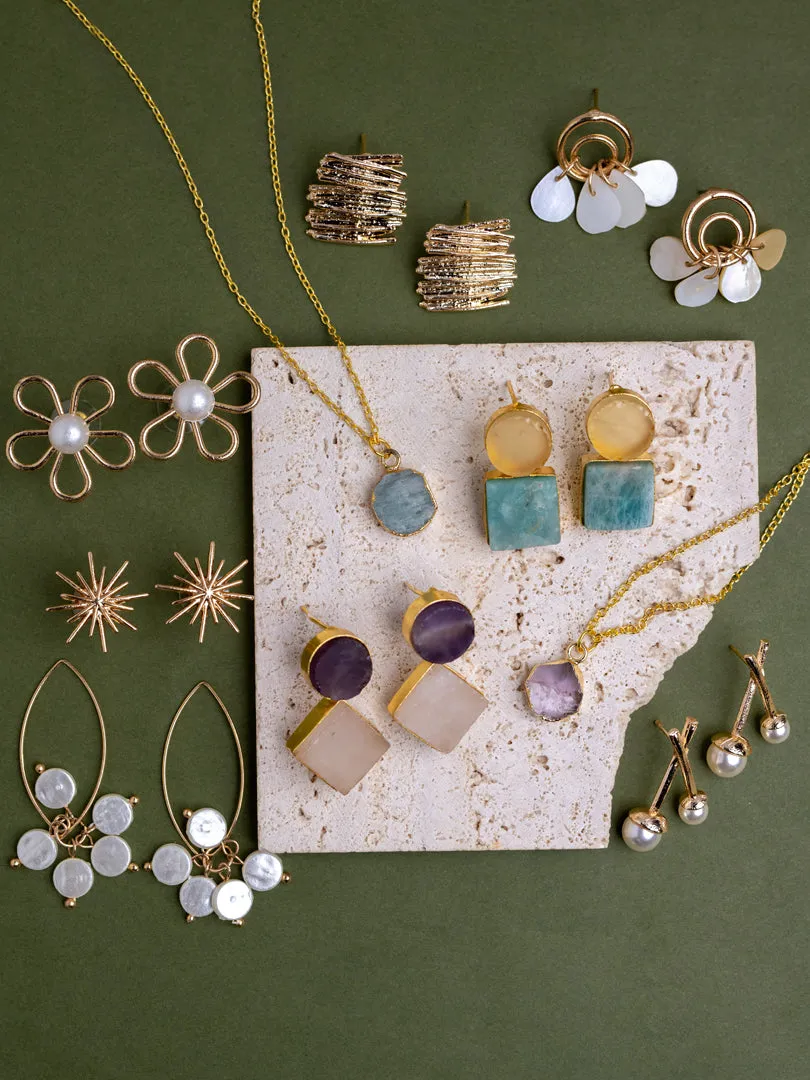 Timeless Crystal and Essential Jewel Hamper (10 Pieces) - 4 Raw Crystals & 6 Essential Jewels