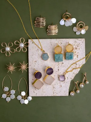 Timeless Crystal and Essential Jewel Hamper (10 Pieces) - 4 Raw Crystals & 6 Essential Jewels