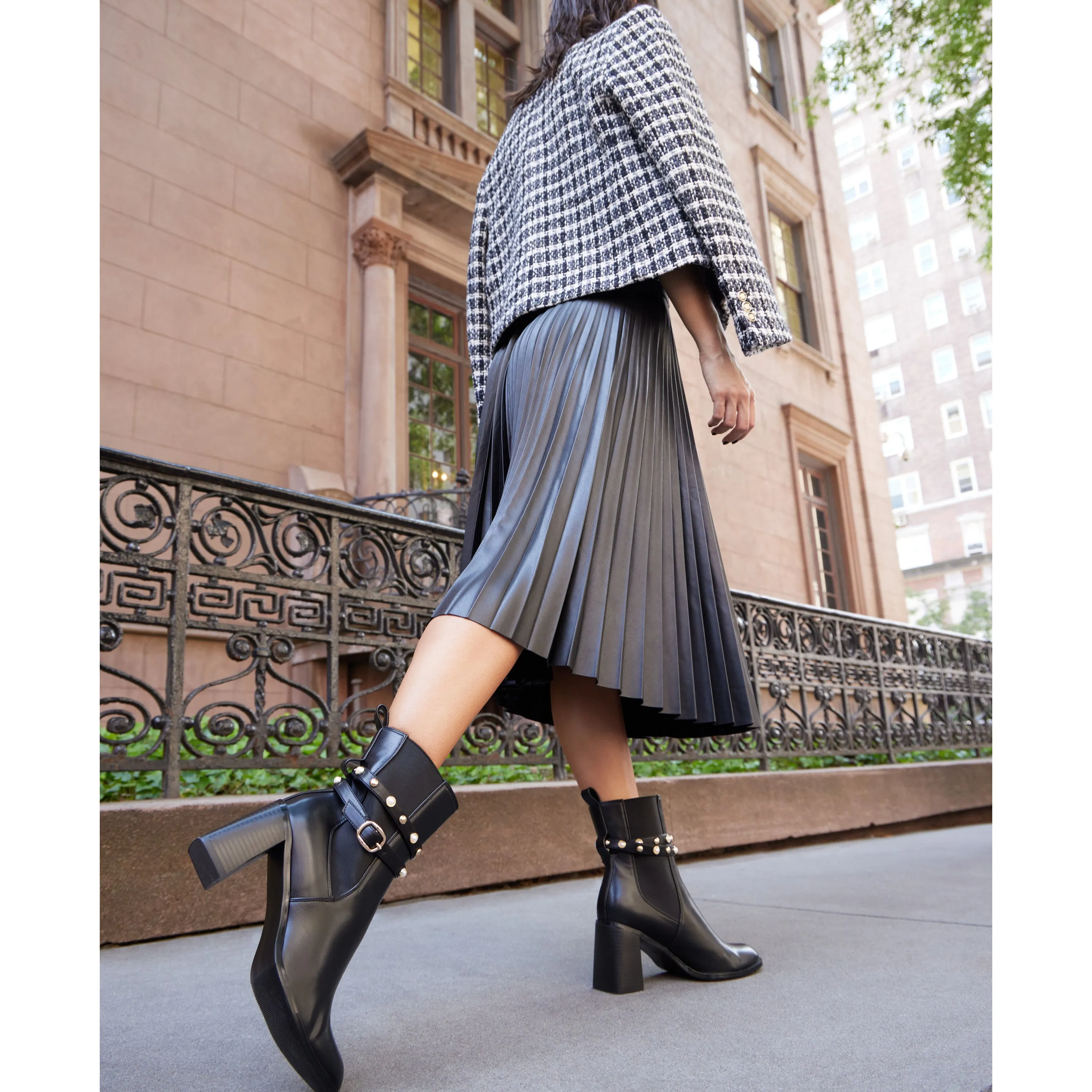 Women's Ivy Chelsea Boots